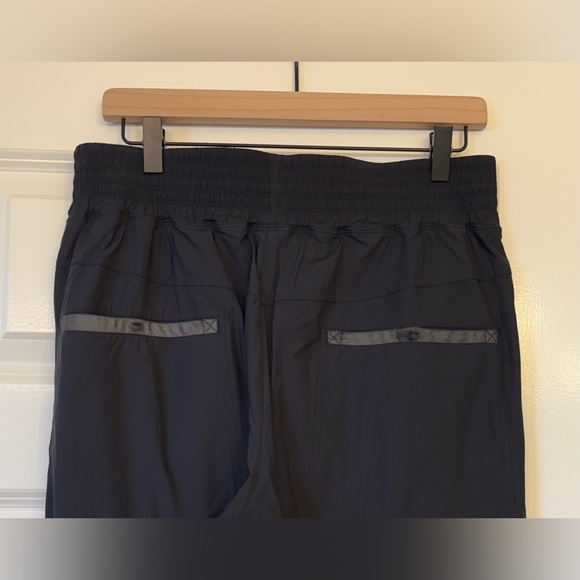 Lululemon Athletica lined Windbreaker Outdoor Black Women’s Pants Size 8 - Picture 4 of 9